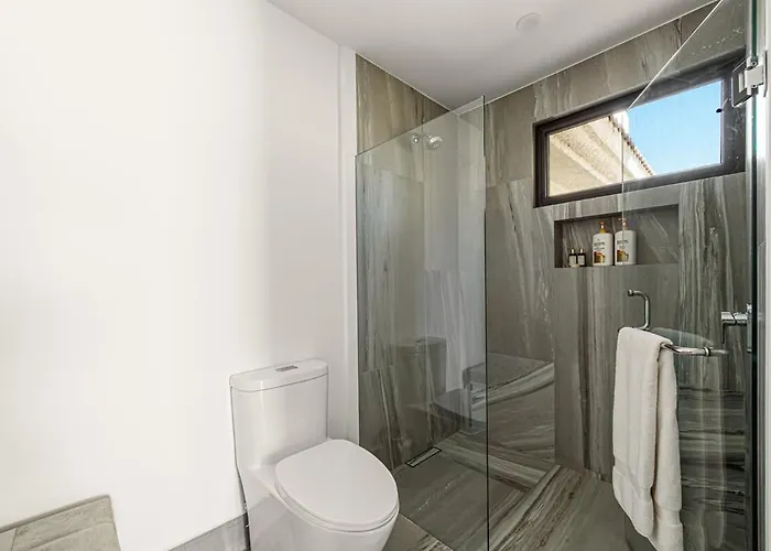 Сasa de vacaciones Unit 168- Casa Sangria - Oceanfront - Fully Renovated *