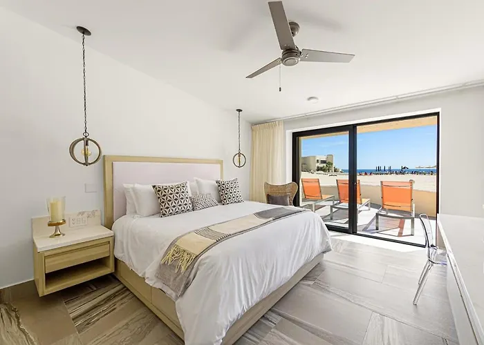 Сasa de vacaciones Unit 168- Casa Sangria - Oceanfront - Fully Renovated Cabo San Lucas